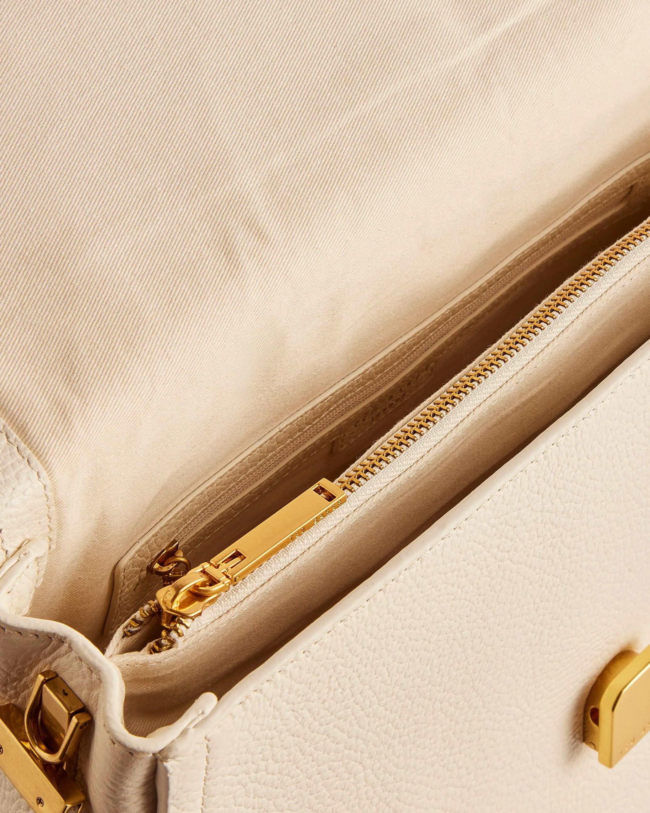 Imilily Lock Detail Large Shoulder Bag Ivory