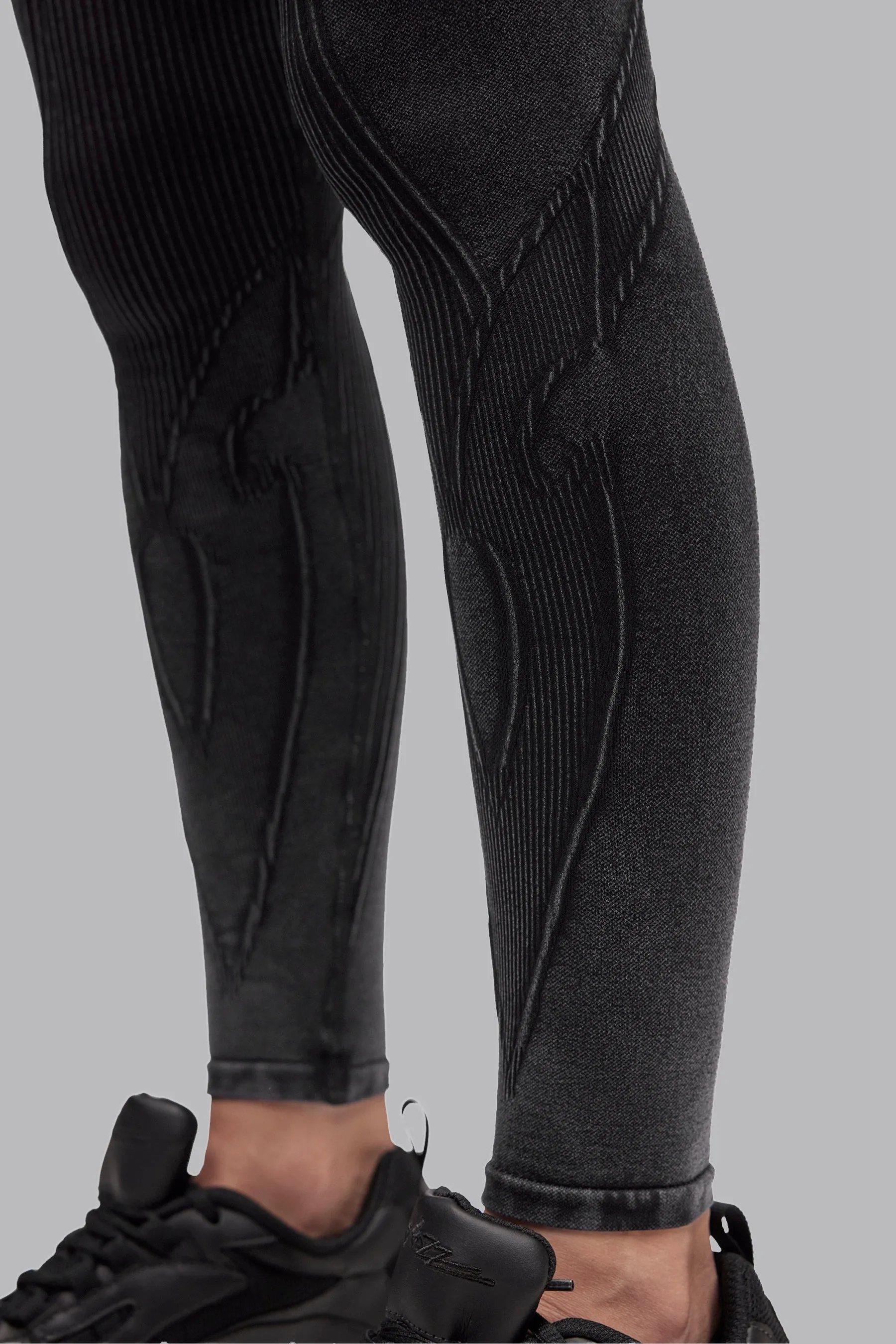 V_FADE SEAMLESS LEGGINGS - Black Vintage